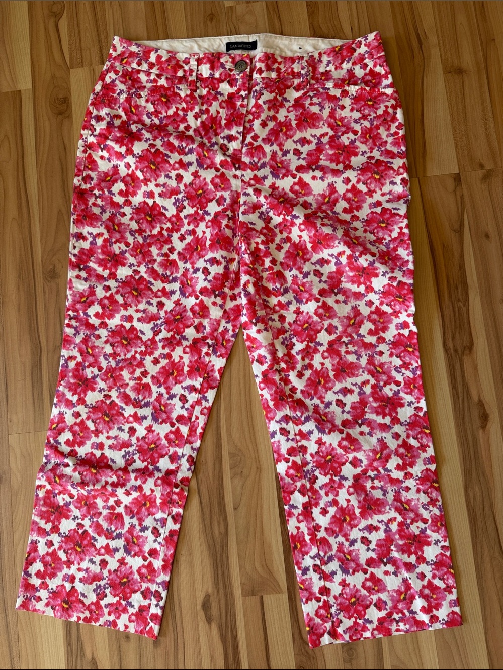 Lands’ End pink floral capri pants 10 like new